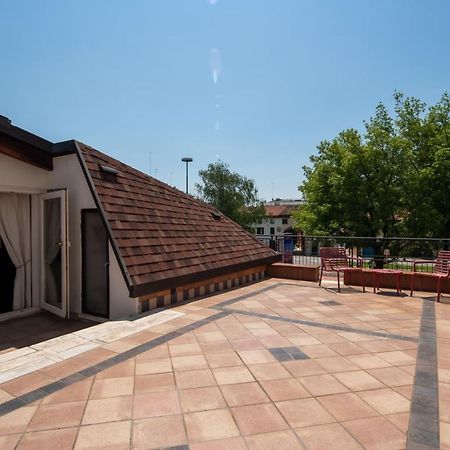 7° Cielo Apartment - Venezia - Mestre With Terrace Buitenkant foto
