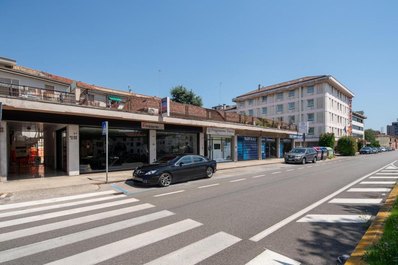 7° Cielo Apartment - Venezia - Mestre With Terrace Buitenkant foto