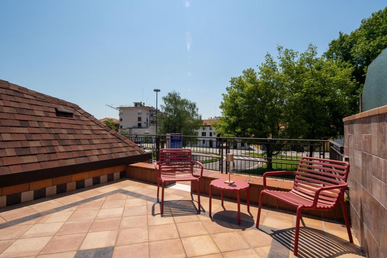 7° Cielo Apartment - Venezia - Mestre With Terrace Buitenkant foto
